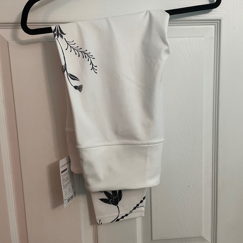 NWT Athleta Elation Wildflower Leggings